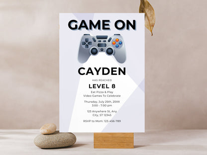 Bearbeitbare Geburtstagseinladung im Videospiel-Stil, 5x7 Canva-Vorlage