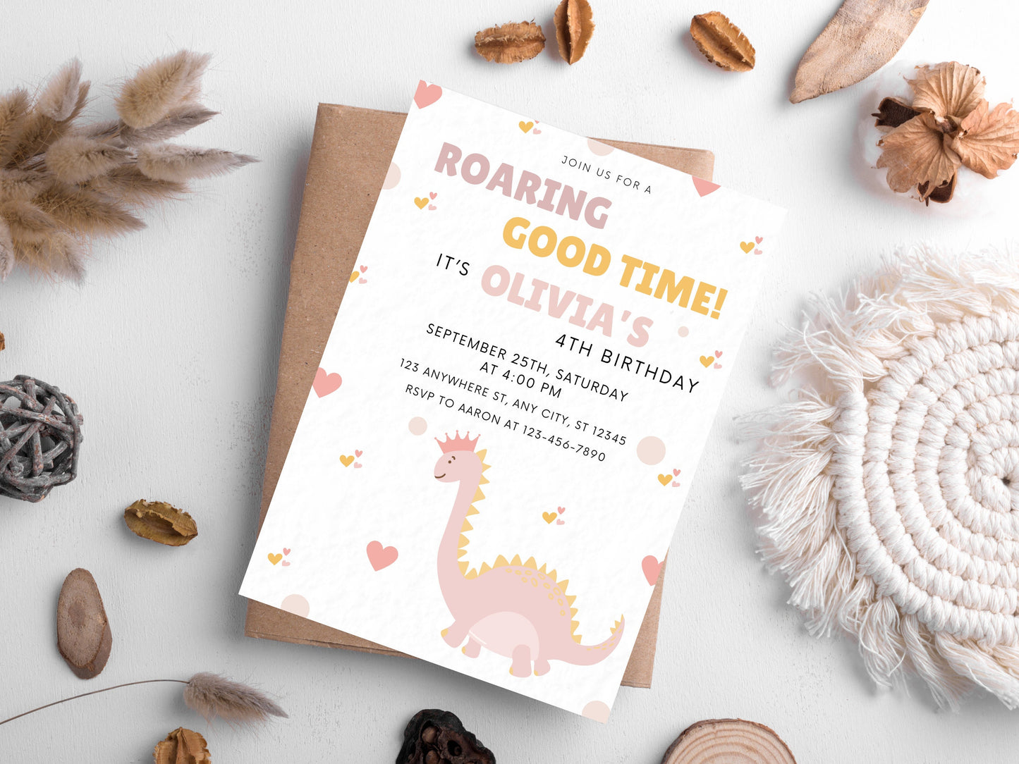 Bearbeitbare Vorlage für eine Geburtstagseinladung mit rosa Dinosauriern (Digitaler Download)