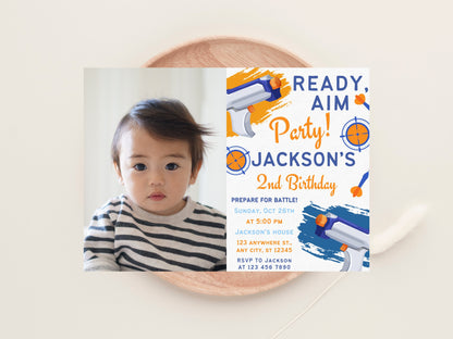 Bearbeitbare Nerf-Geburtstagseinladung, Foto-Dart-Party (Canva-Vorlage)