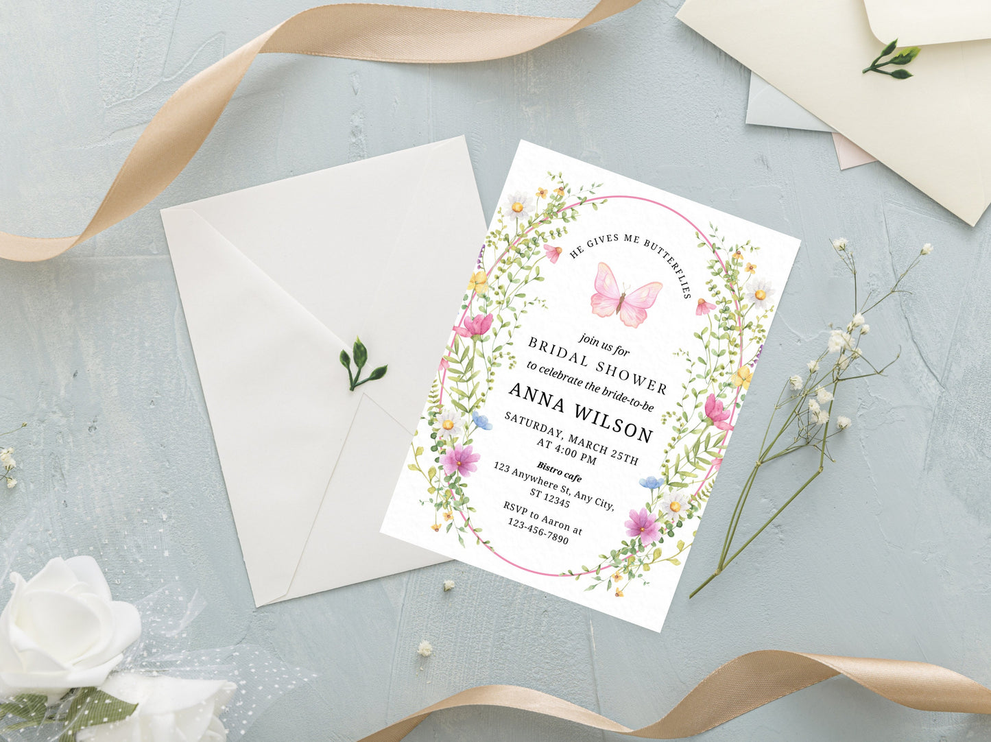 Modèle d'invitation pour une fête prénuptiale sur le thème des fleurs sauvages, motif papillon floral (téléchargement numérique)